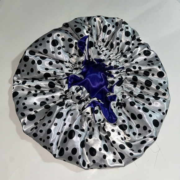 Elegant Purple Satin Hair Bonnet - Picture 3 of 4